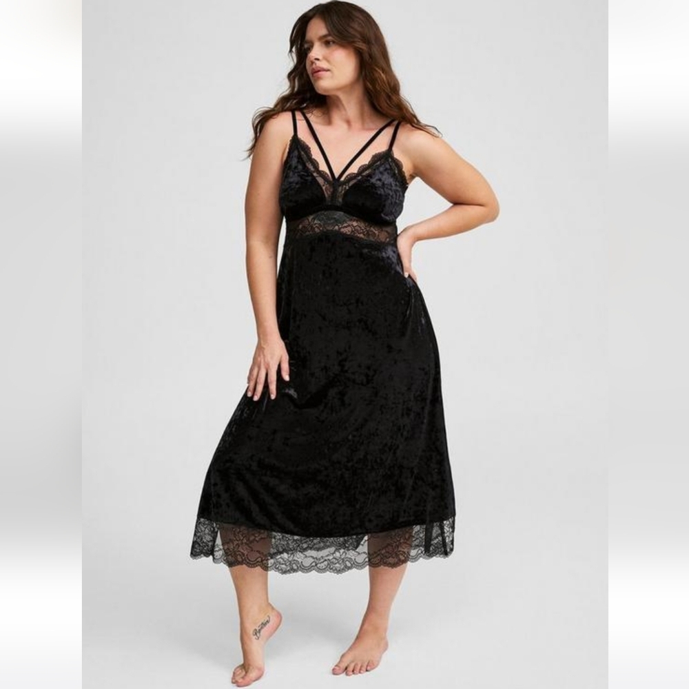 NWT Torrid Velour Lace Maxi Lingerie Slip
